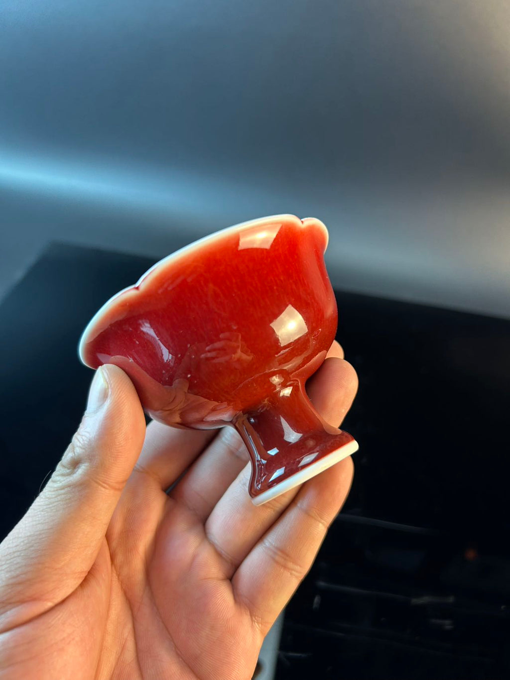 景德镇高温颜色釉郎红高足葵口杯