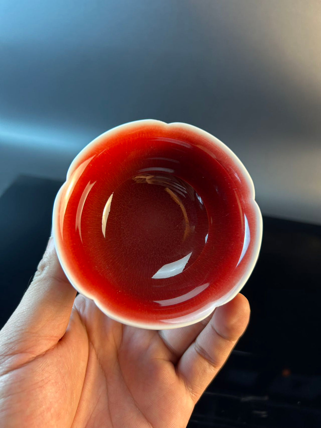 景德镇高温颜色釉郎红高足葵口杯