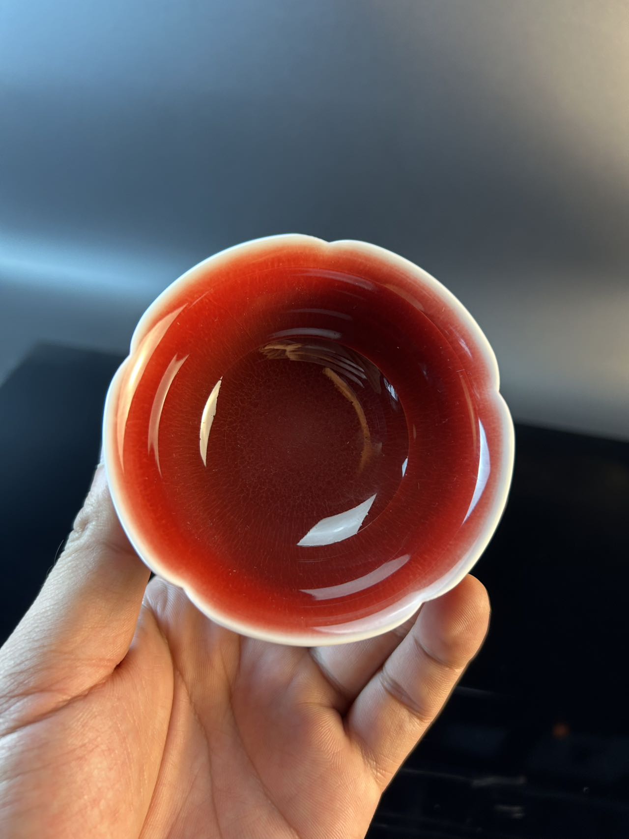 景德镇高温颜色釉郎红高足葵口杯