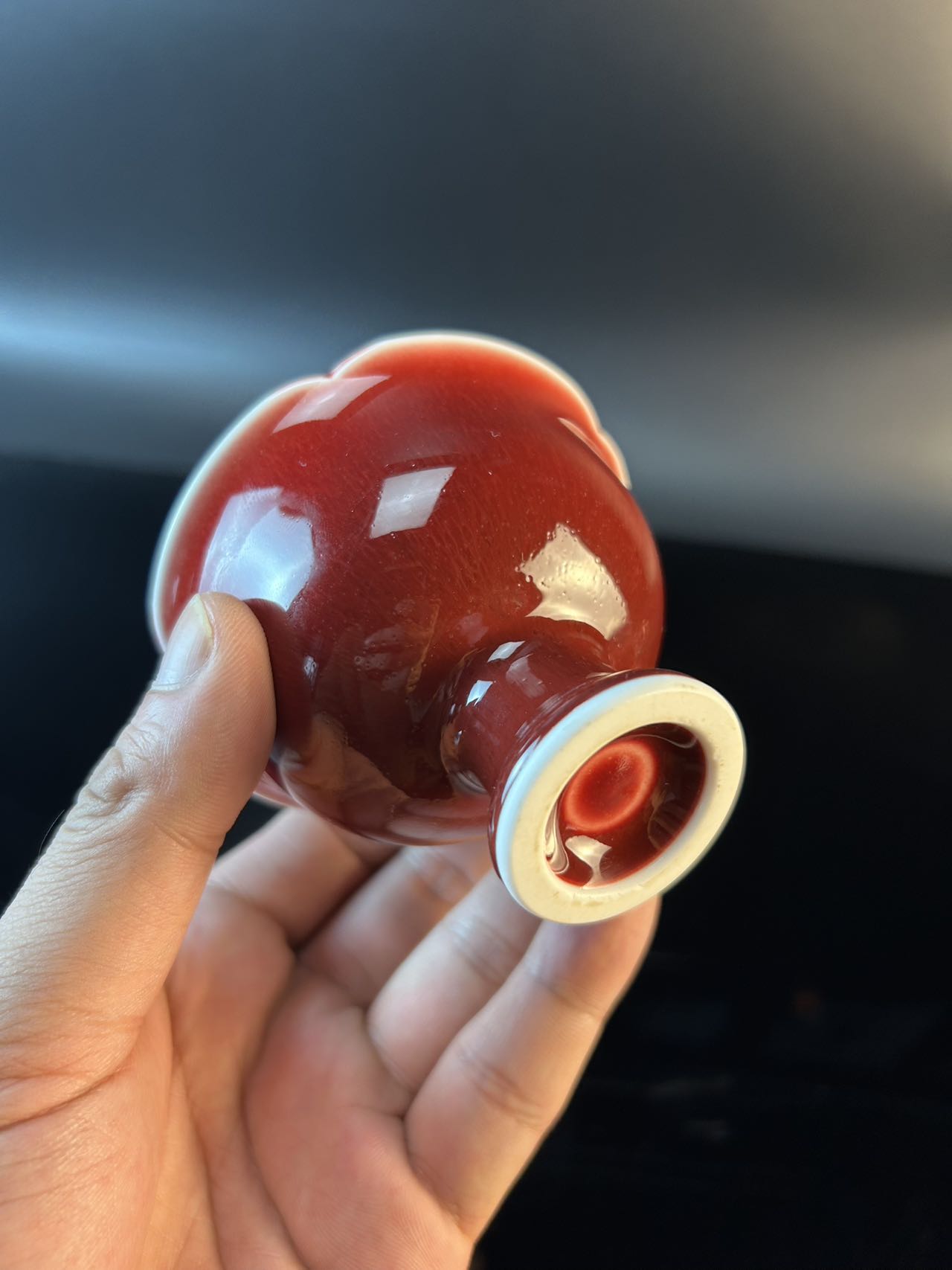 景德镇高温颜色釉郎红高足葵口杯