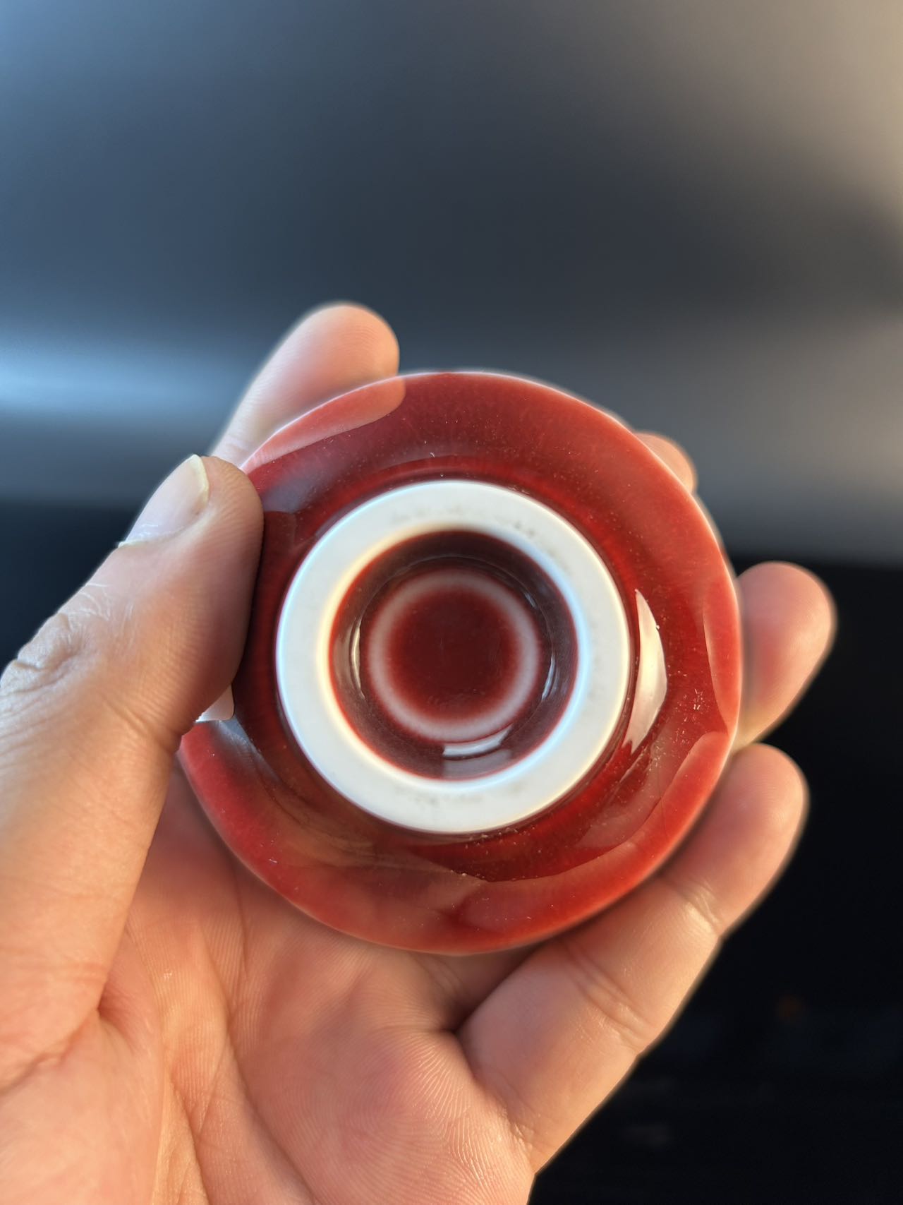 景德镇高温颜色釉郎红葵口杯